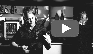 Videoclip UP AND DOWN auf Youtube ansehen